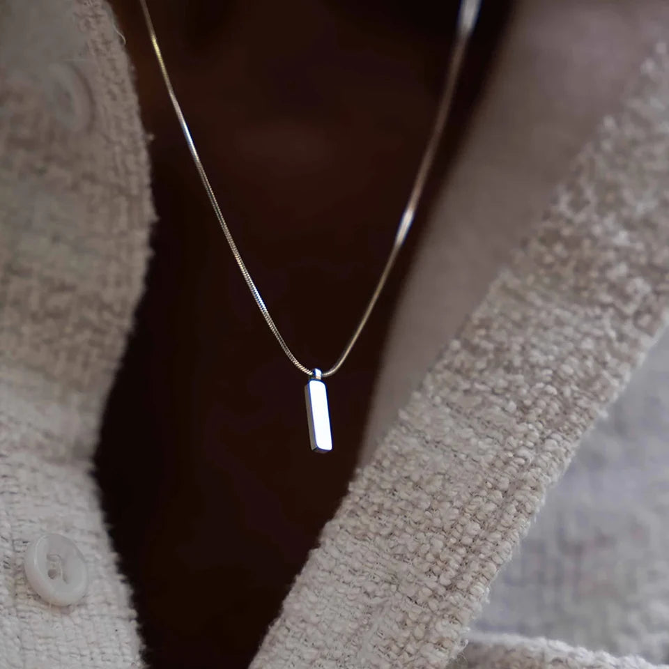 Serpent Pendant Necklace - Or Blanc